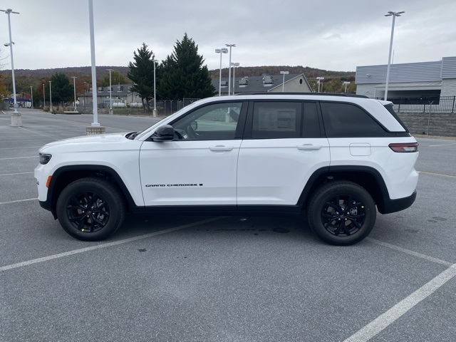 new 2025 Jeep Grand Cherokee car, priced at $40,189