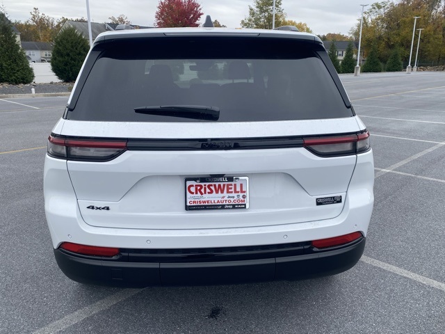 new 2025 Jeep Grand Cherokee car, priced at $40,189