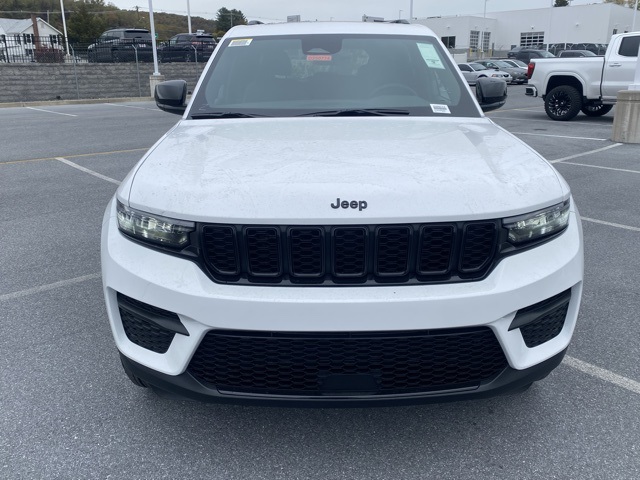 new 2025 Jeep Grand Cherokee car, priced at $40,189