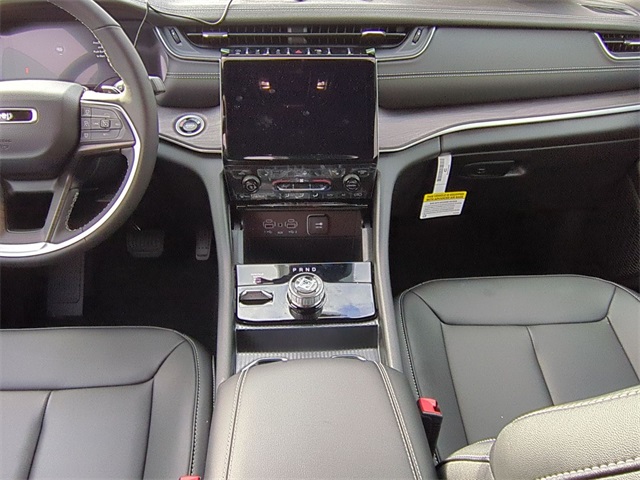 new 2025 Jeep Grand Cherokee car