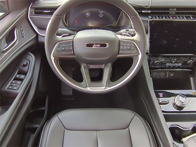 new 2025 Jeep Grand Cherokee car