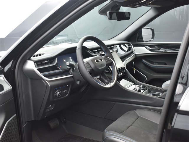 new 2024 Jeep Grand Cherokee car, priced at $58,765