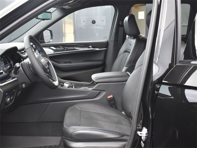 new 2024 Jeep Grand Cherokee car, priced at $58,765