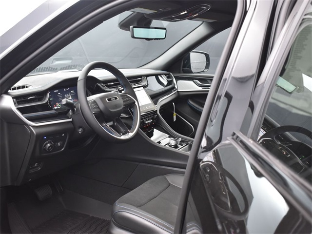 new 2024 Jeep Grand Cherokee car, priced at $58,765