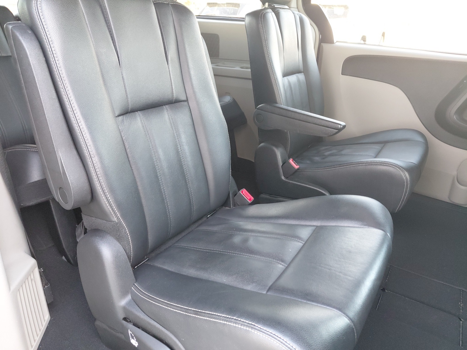 used 2013 Chrysler Town & Country car, priced at $6,565