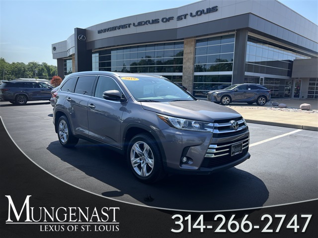 used 2019 Toyota Highlander car, priced at $27,230