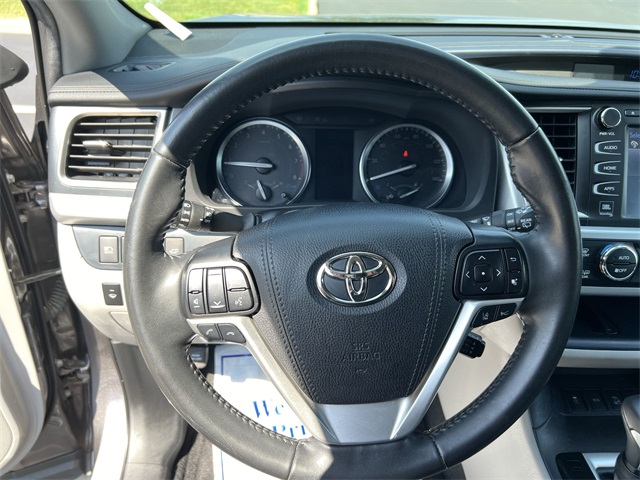 used 2019 Toyota Highlander car, priced at $27,230
