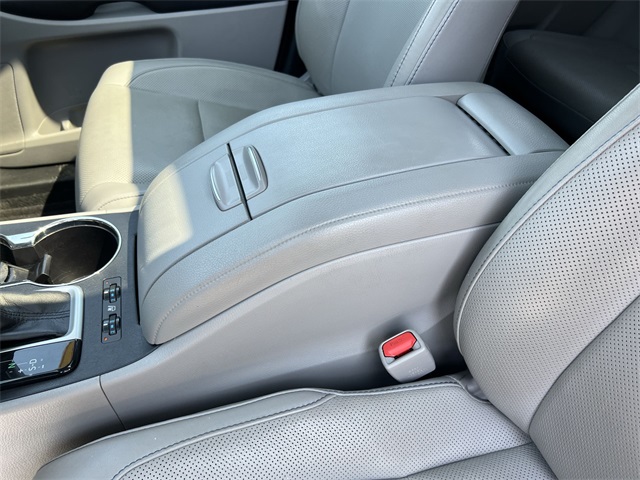 used 2019 Toyota Highlander car, priced at $27,230