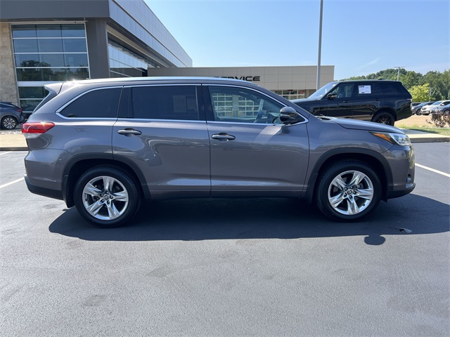 used 2019 Toyota Highlander car, priced at $27,230