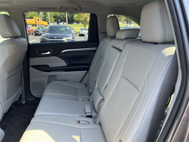 used 2019 Toyota Highlander car, priced at $27,230