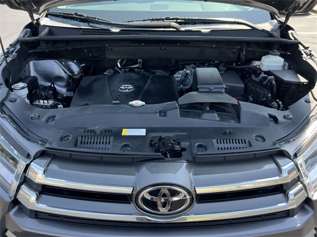 used 2019 Toyota Highlander car, priced at $27,230