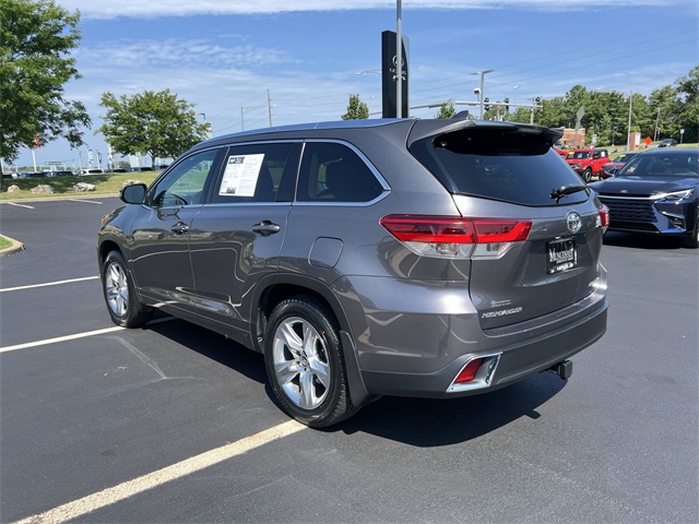 used 2019 Toyota Highlander car, priced at $27,230