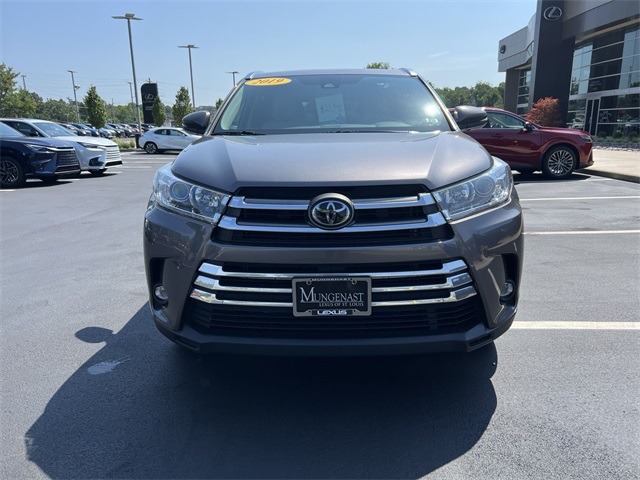 used 2019 Toyota Highlander car, priced at $27,230