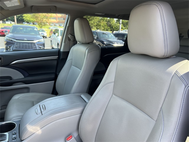used 2019 Toyota Highlander car, priced at $27,230