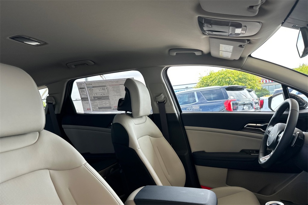 new 2025 Kia Sportage Hybrid car, priced at $31,752