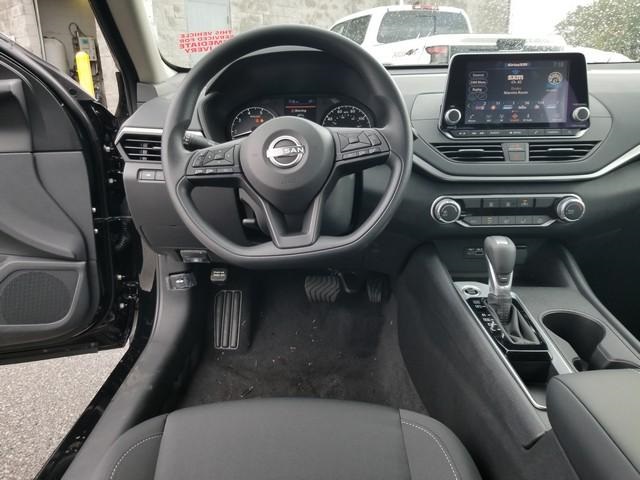 new 2025 Nissan Altima car, priced at $25,552