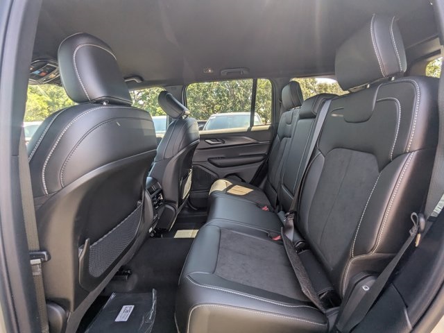 new 2025 Jeep Grand Cherokee car, priced at $37,280