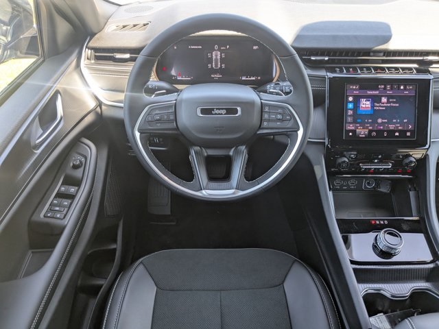 new 2025 Jeep Grand Cherokee car, priced at $37,280
