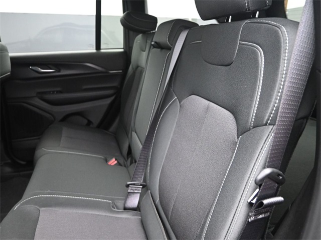 new 2025 Jeep Grand Cherokee car, priced at $40,230