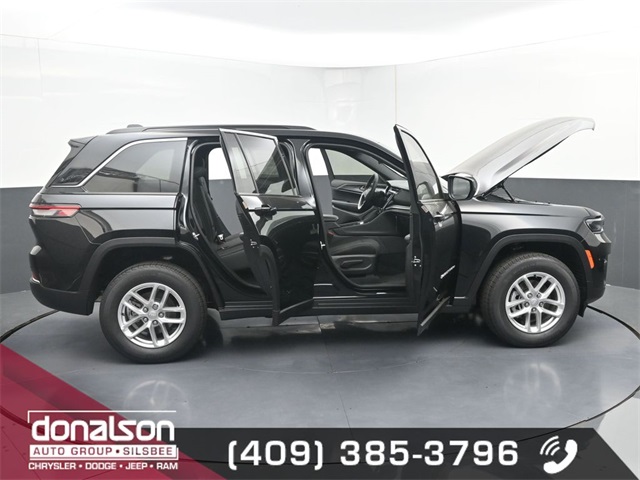new 2025 Jeep Grand Cherokee car, priced at $40,230
