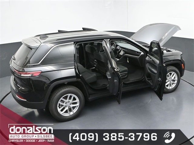 new 2025 Jeep Grand Cherokee car, priced at $40,230