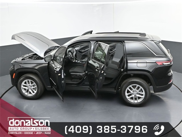 new 2025 Jeep Grand Cherokee car, priced at $40,230