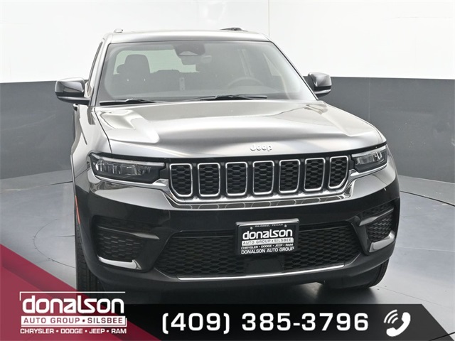 new 2025 Jeep Grand Cherokee car, priced at $40,230