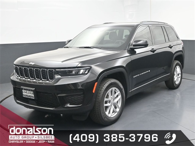 new 2025 Jeep Grand Cherokee car, priced at $40,230