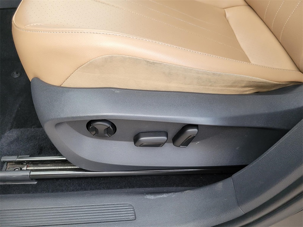 used 2022 Volkswagen Tiguan car, priced at $19,014