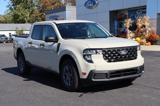 new 2025 Ford Maverick car, priced at $32,651