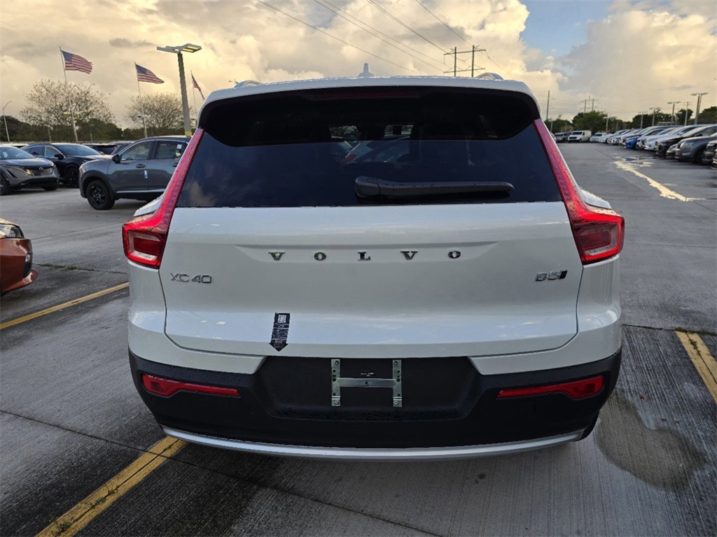new 2025 Volvo XC40 car, priced at $42,674