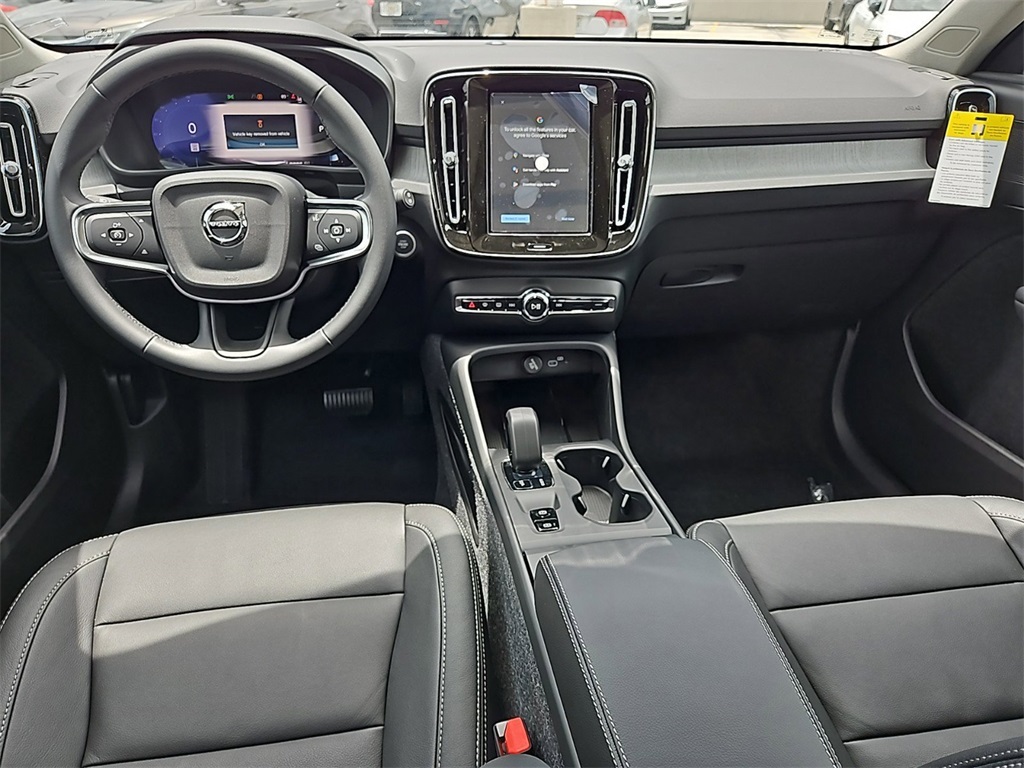 new 2025 Volvo XC40 car, priced at $42,674