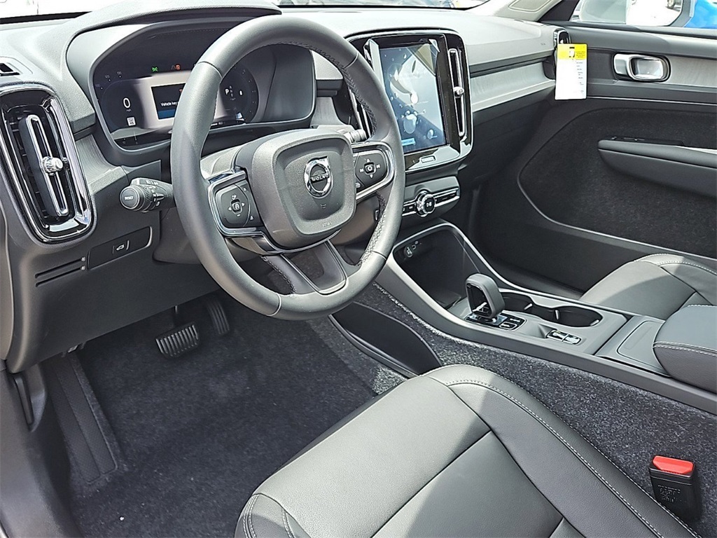 new 2025 Volvo XC40 car, priced at $42,674
