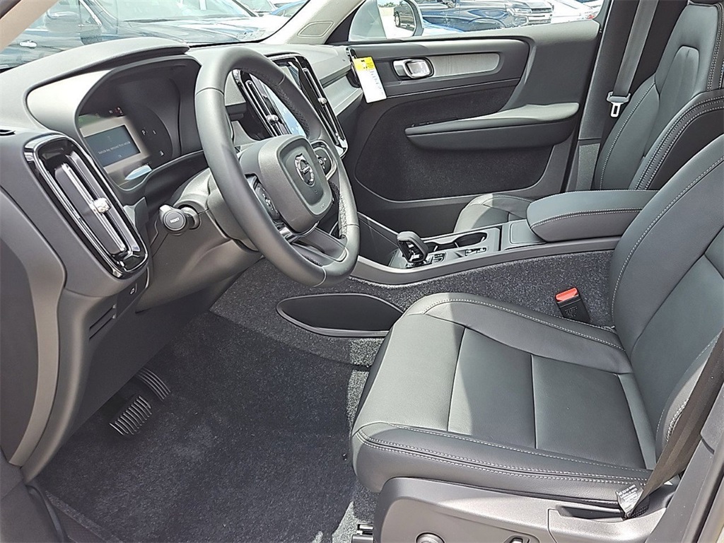 new 2025 Volvo XC40 car, priced at $42,674