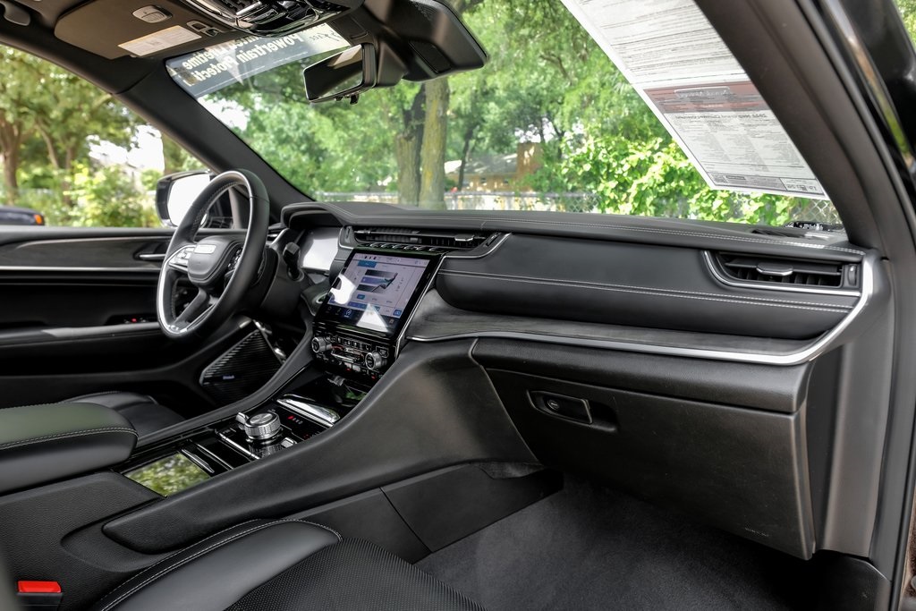 used 2022 Jeep Grand Cherokee car, priced at $40,099