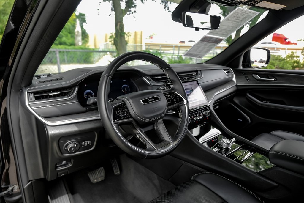 used 2022 Jeep Grand Cherokee car, priced at $40,099