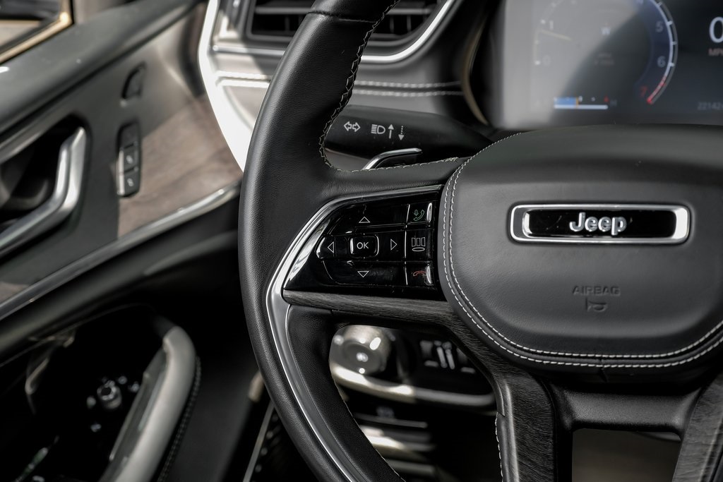 used 2022 Jeep Grand Cherokee car, priced at $40,099