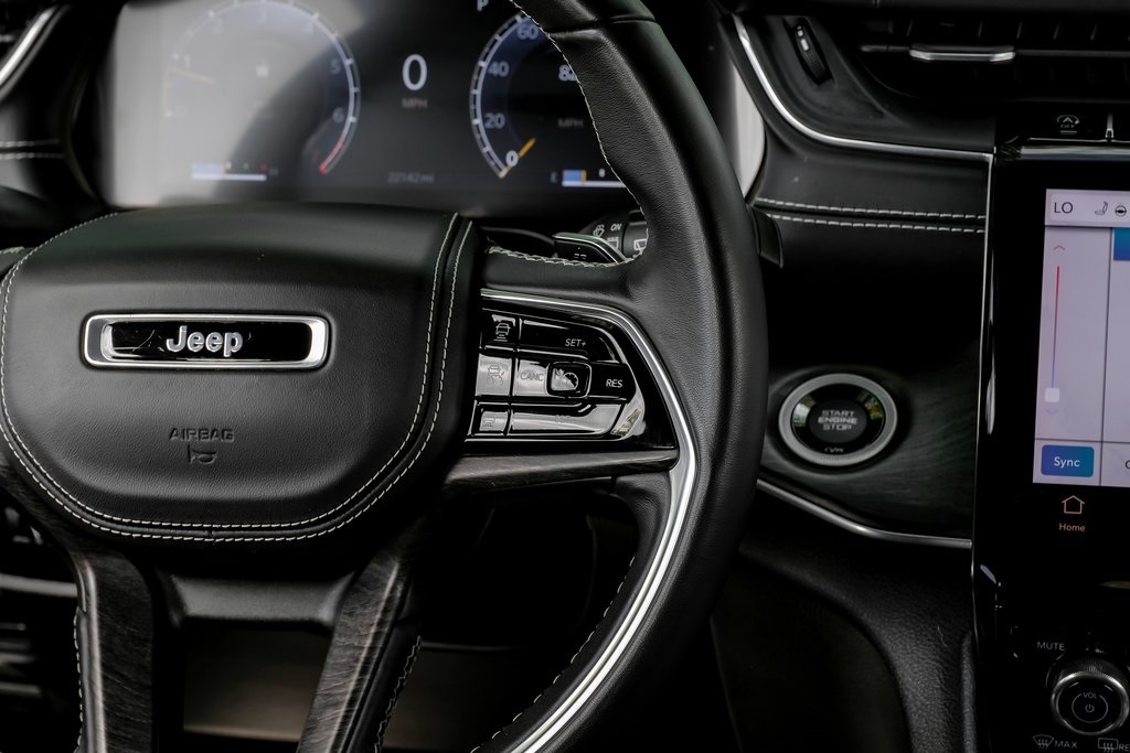 used 2022 Jeep Grand Cherokee car, priced at $40,099