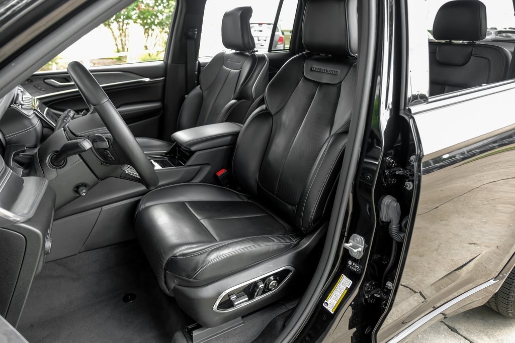 used 2022 Jeep Grand Cherokee car, priced at $40,099
