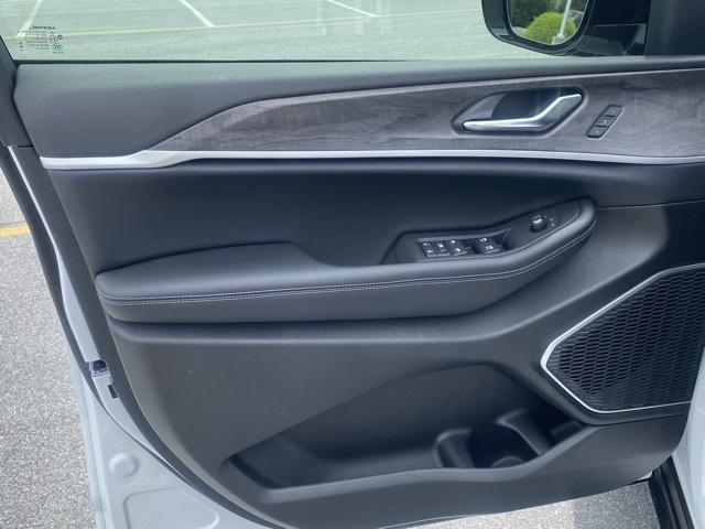 new 2025 Jeep Grand Cherokee L car, priced at $49,942