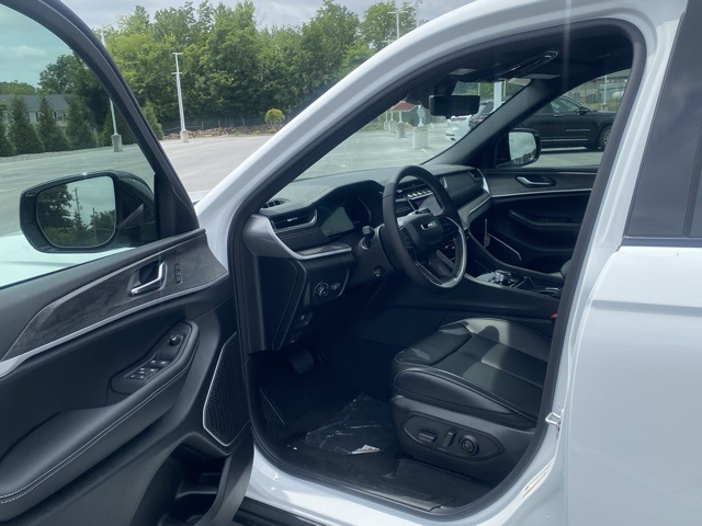 new 2025 Jeep Grand Cherokee L car, priced at $49,942