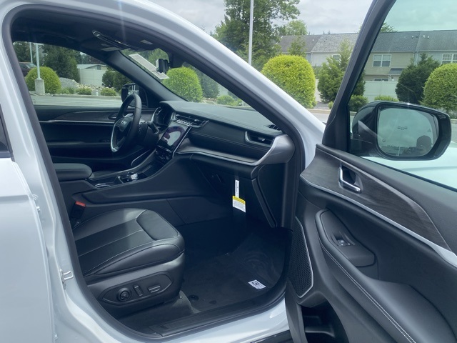 new 2025 Jeep Grand Cherokee L car, priced at $49,942