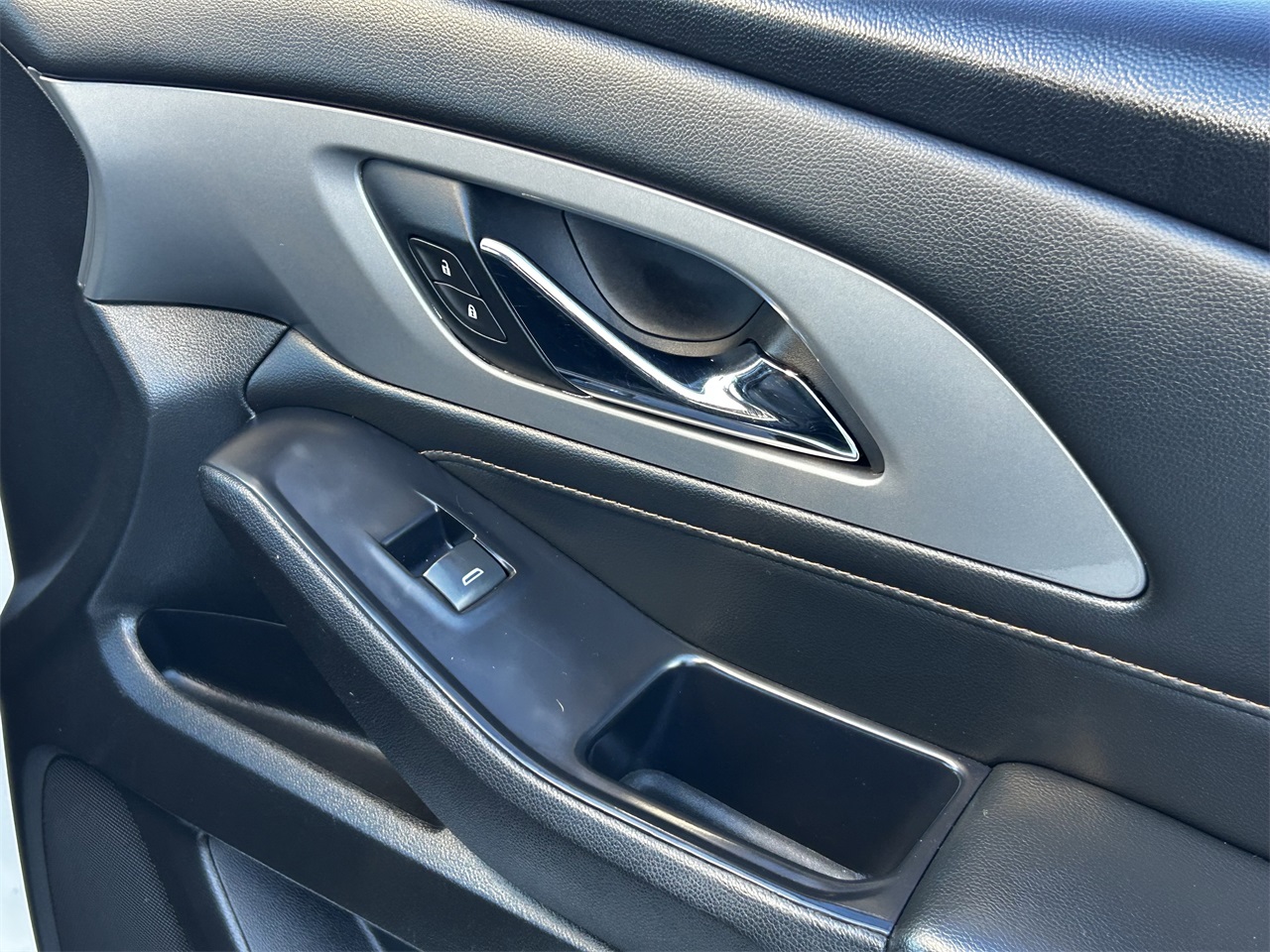 used 2020 Chevrolet Traverse car, priced at $16,476