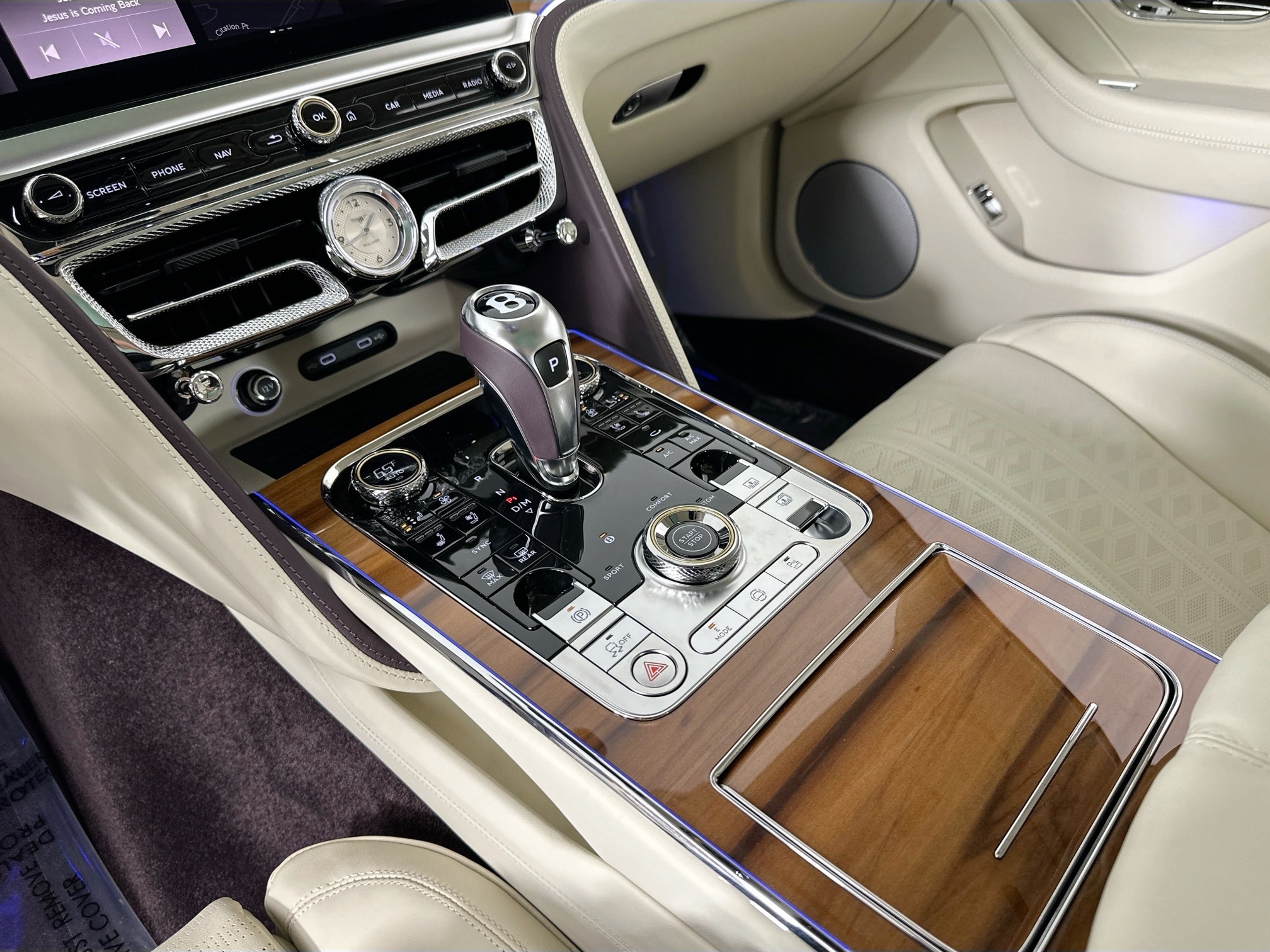 new 2025 Bentley Flying Spur car