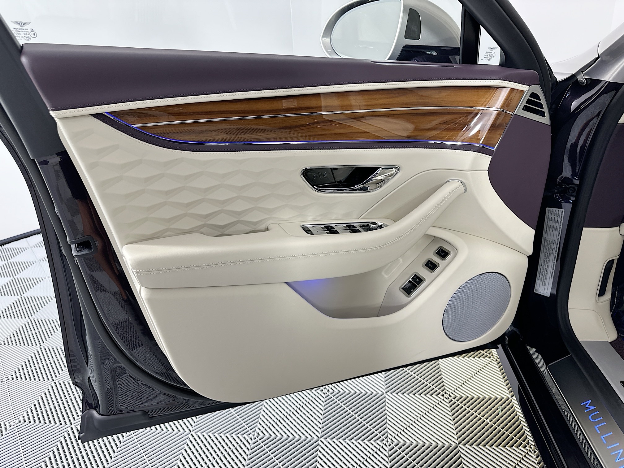 new 2025 Bentley Flying Spur car