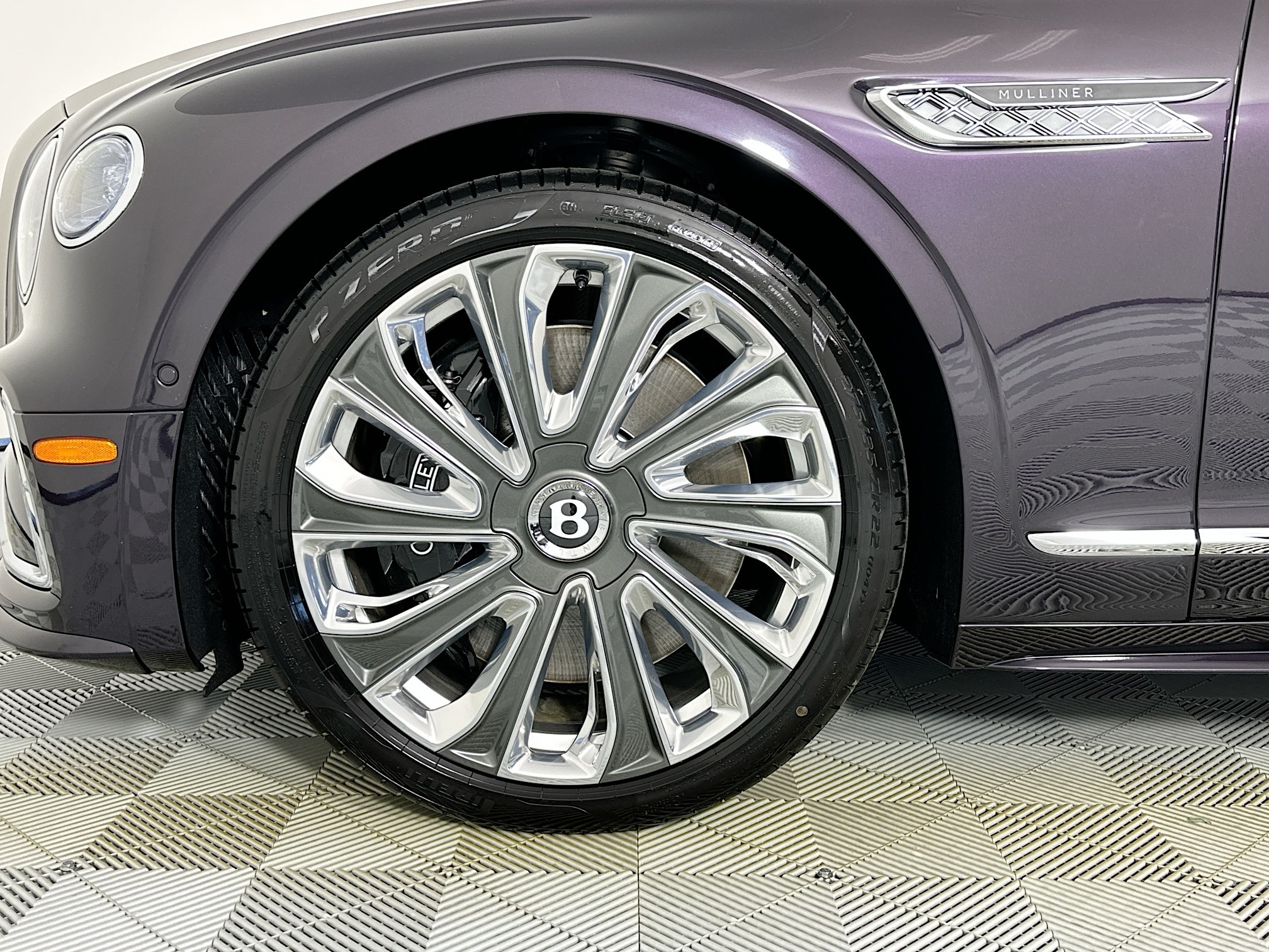 new 2025 Bentley Flying Spur car
