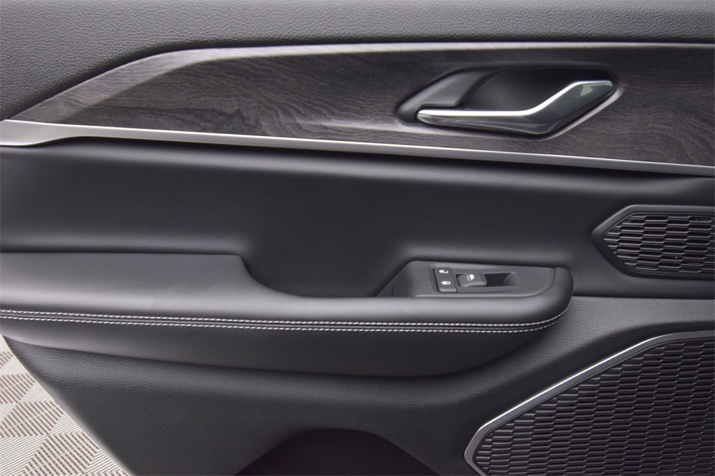 new 2025 Jeep Grand Cherokee car, priced at $55,775
