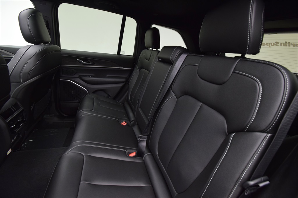 new 2025 Jeep Grand Cherokee car, priced at $55,775