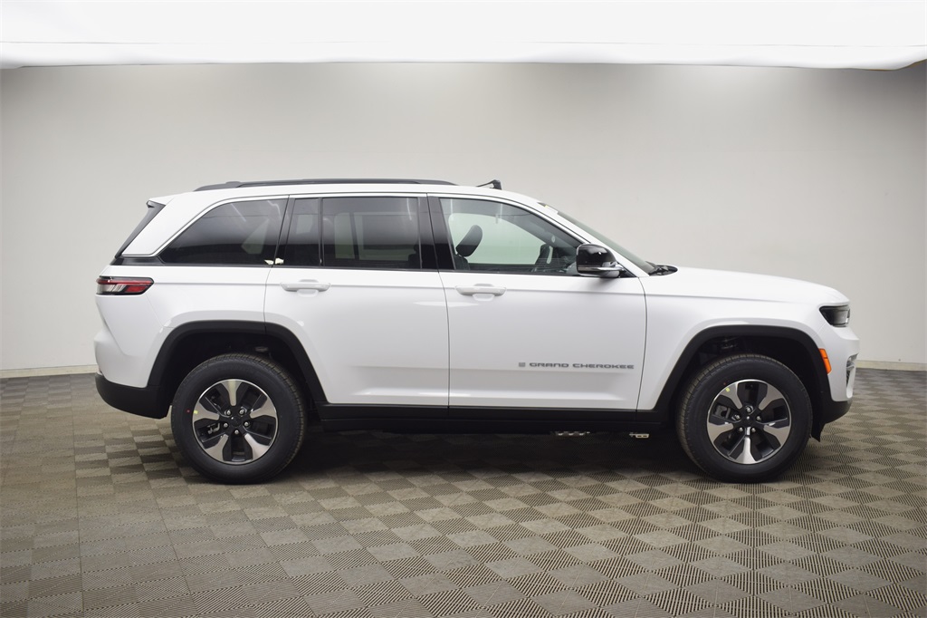 new 2025 Jeep Grand Cherokee car, priced at $55,775