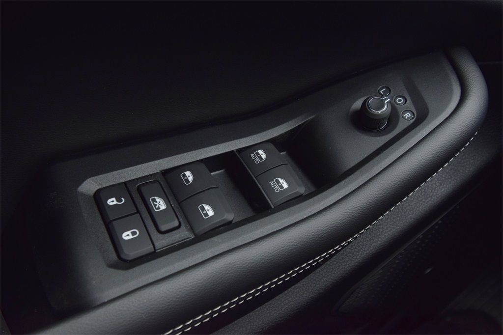 new 2025 Jeep Grand Cherokee car, priced at $55,775